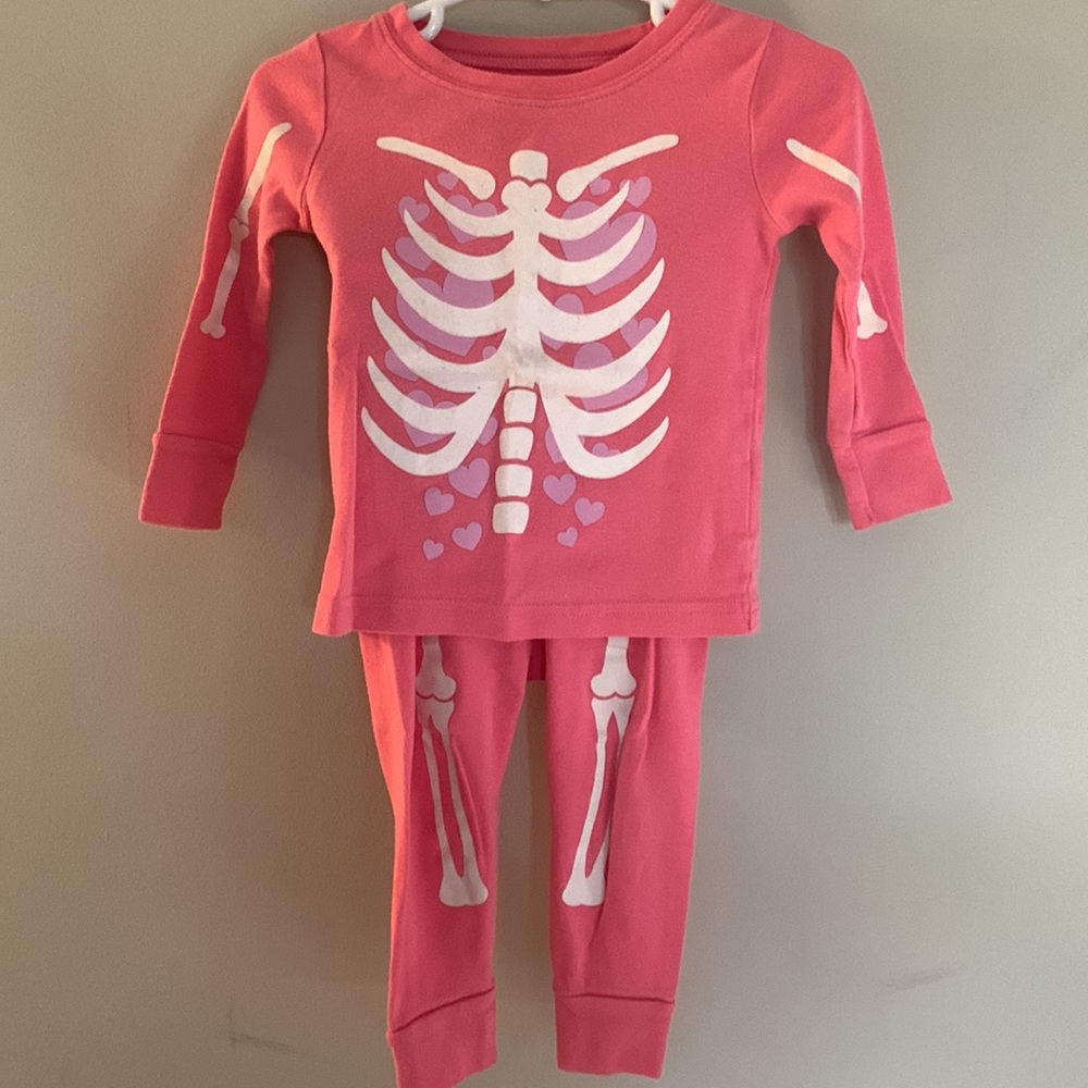 Glow in the Dark Old Navy Baby Skeleton Pajama Set Size 12-18 Months